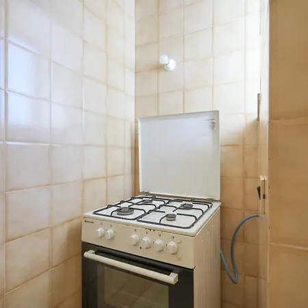 House , - Nemo Daire