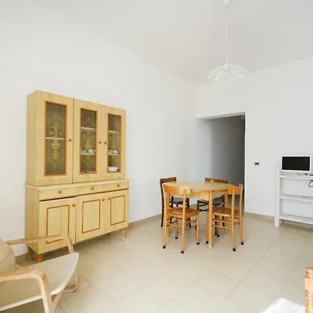 House , - Nemo Daire *